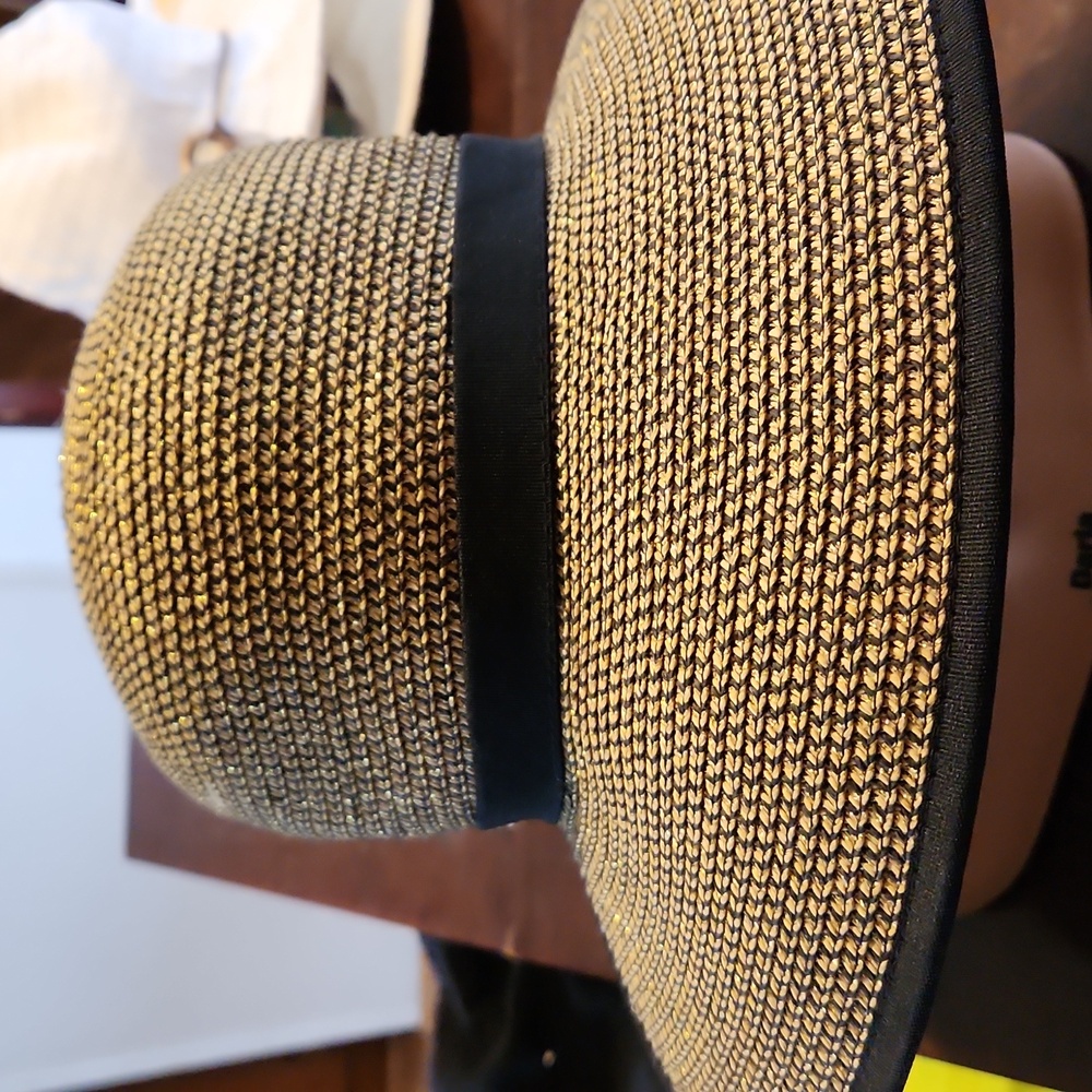 Woman's pattern hat